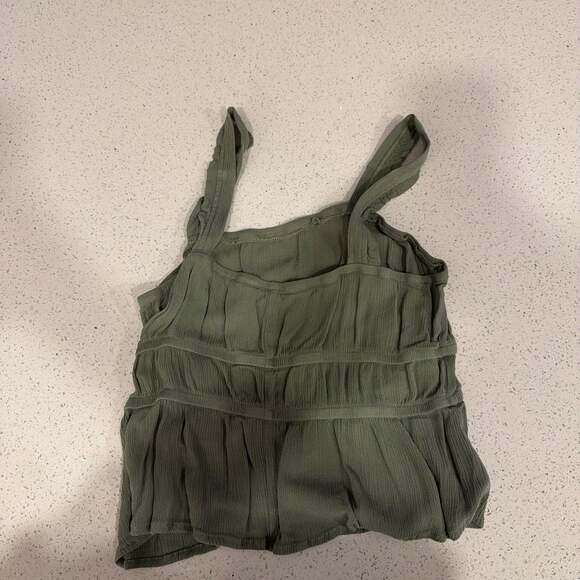 Universal Thread - Picture 2 of 3